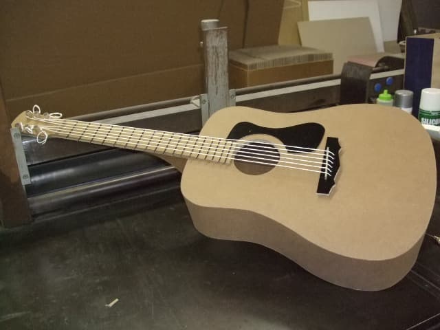 アイデア溢れるダンボール作品の展示