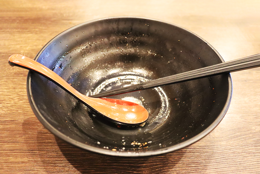 完食した空のどんぶり