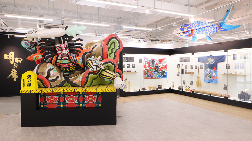 若手職人の伝統工芸作品や伝統文化の展示が行われているアットホームスクエア内の明日への扉ギャラリー